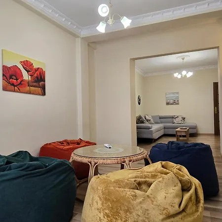 דירה Old Soul, Modern Comfort