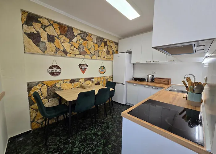 Old Soul, Modern Comfort Apartament Tirana